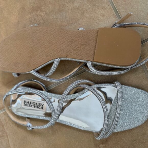 Badgley Mischka Ivie Embellished Strappy Flat Sandals Silver Fits true to size - Picture 5 of 10